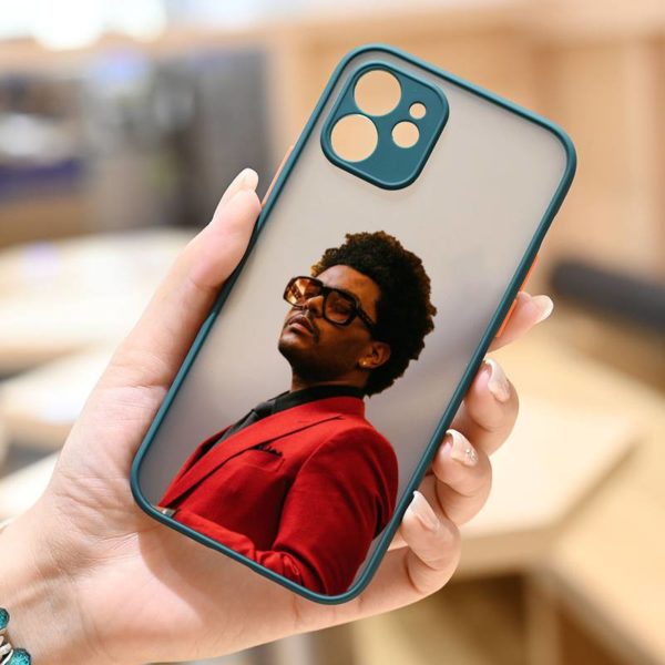 Matný ochranný kryt na iPhone s motivem Weeknd - Iphone 13 mini, A6
