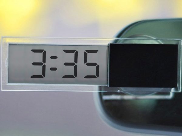 Průhledné LCD hodiny