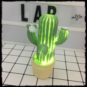 Stolní LED lampička Kaktus