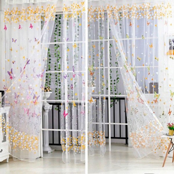 Saténová záclona s motivem motýlků a květin