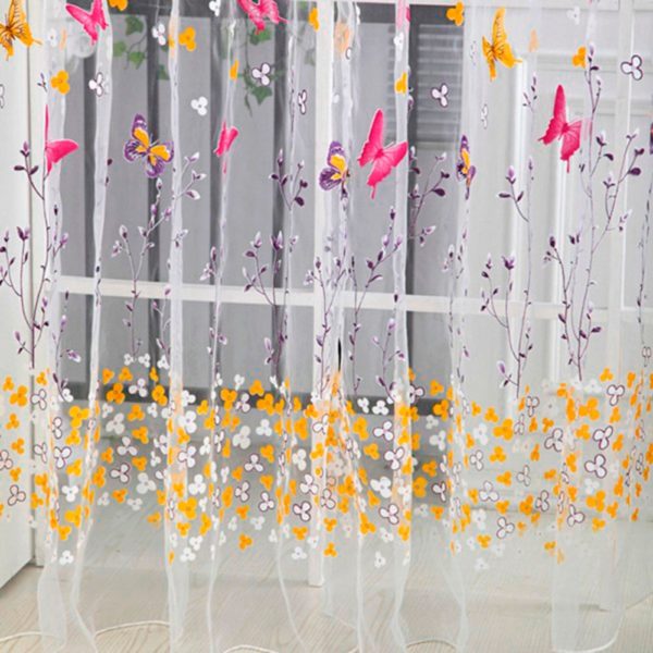 Saténová záclona s motivem motýlků a květin